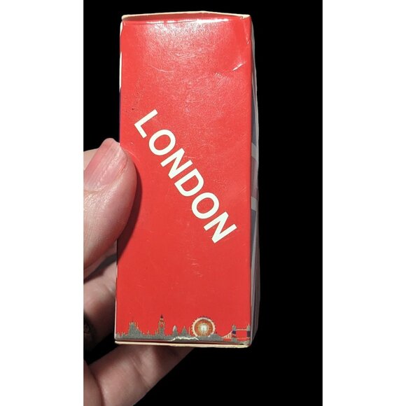 Queen Elizabeth II Mini Figure - Picture 9 of 16